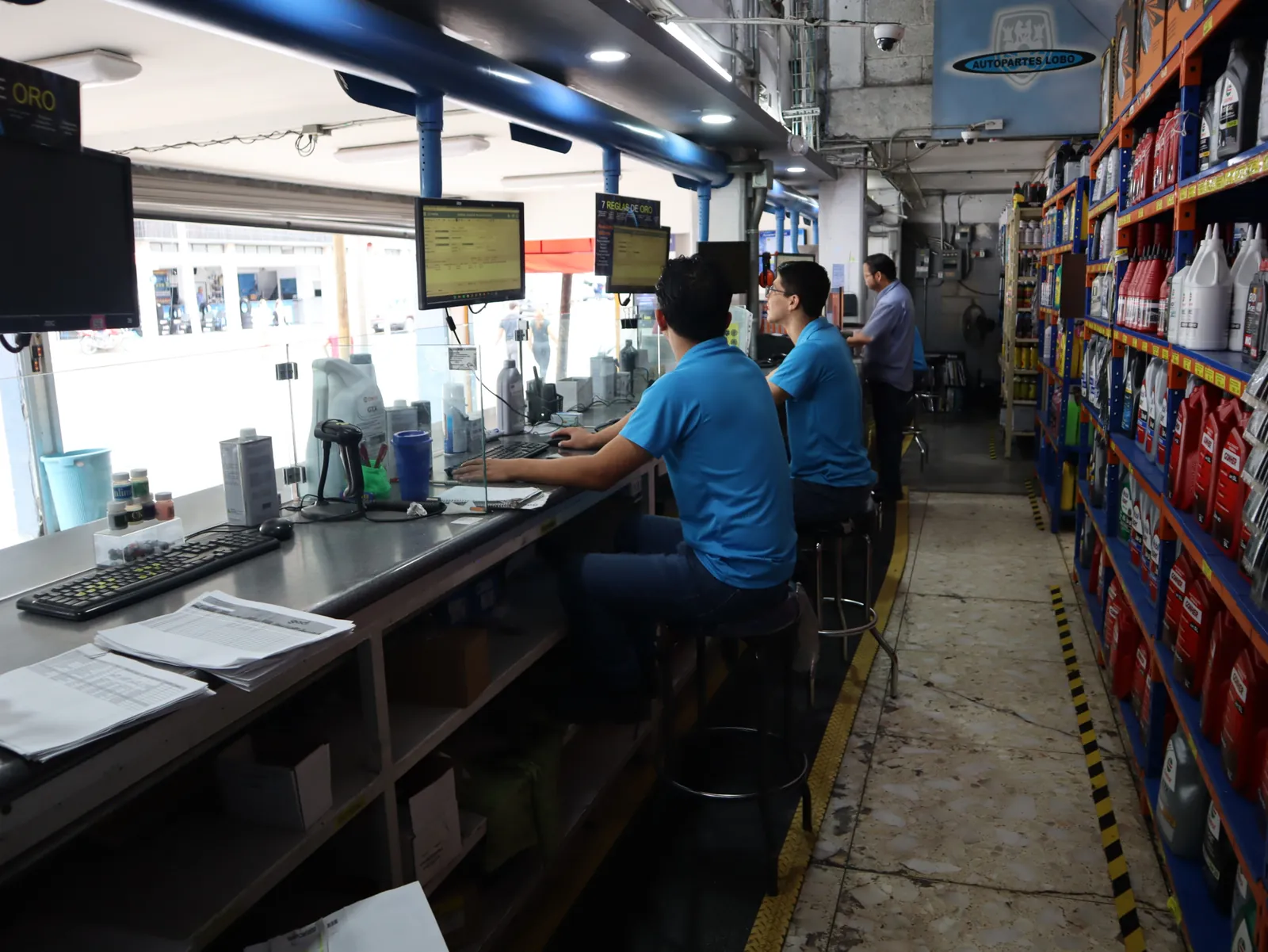 Equipo de ventas de Autopartes GADI